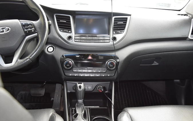 Hyundai Tucson cena 69900 przebieg: 188920, rok produkcji 2015 z Zbąszyń małe 154